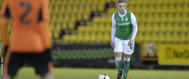 Hibernian's Siobhan Hunter stands over a free-kick