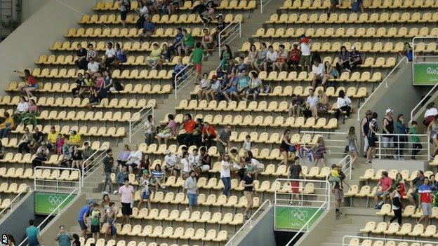 Diving venue seats