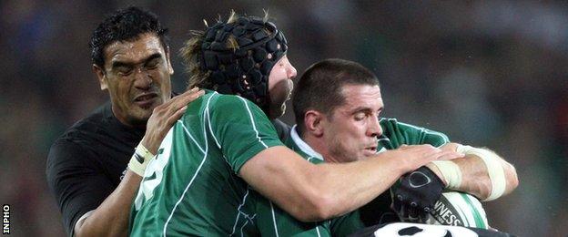 Stephen Ferris and Alan Quinlan in action for Ireland against New Zealand in 2008