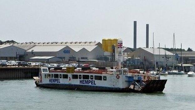 Cowes floating bridge