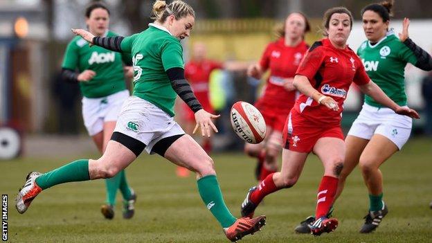 Niamh Briggs in action for Ireland against Wales in 2015