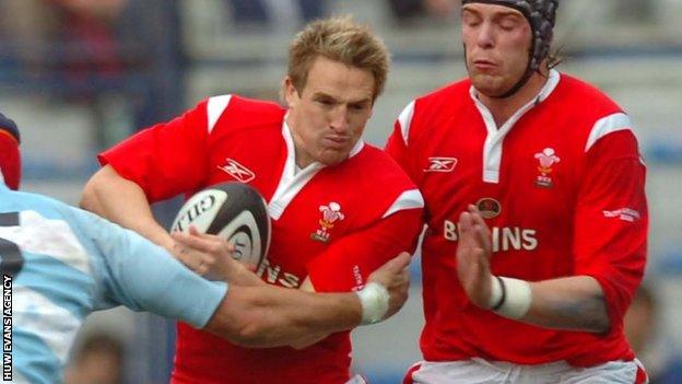 Matthew J Watkins in action against Argentina in 2006