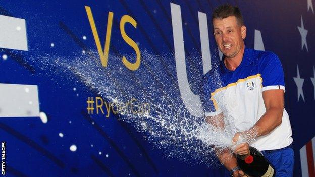 Henrik Stenson celebrates Ryder Cup victory