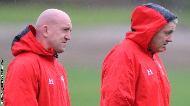 Shaun Edwards (L) was appointed Wales defence coach under Warren Gatland in 2008