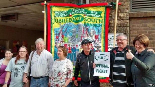 Trade Unionist and Socialist Coalition stand on the picket line in solidarity with striking Tube workers at London Bridge