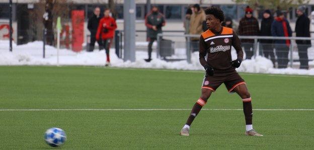 Jayden Onen in action for Brentford's B team