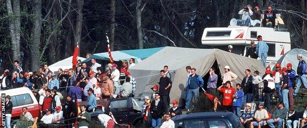 NUERBURGRING, GERMANY - JANUARY 09: GP von EUROPA 1996, Nuerburgring; FANS beim Rennen