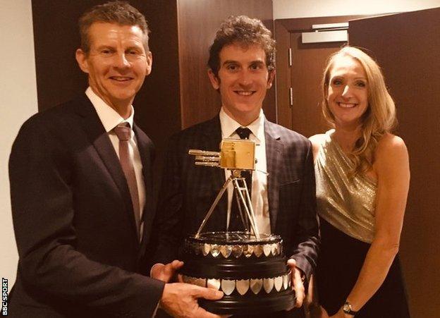 Geraint Thomas (centre) with Steve Cram (left) and Paula Radcliffe