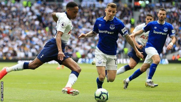 Lucas Digne closes down a cross