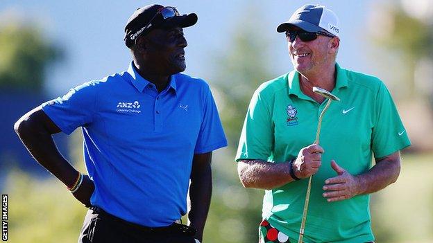 Former West Indian batsman Sir Vivian Richards (left) and England all-rounder Sir Ian Botham