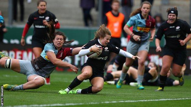 Saracens' Zoe Harrison scores a try