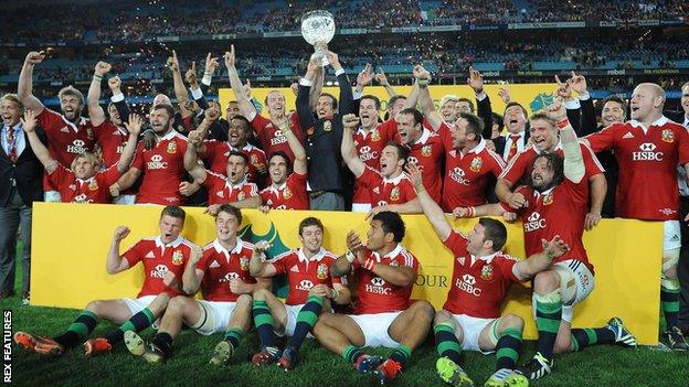 The Lions celebrate their series win over Australia in 2003