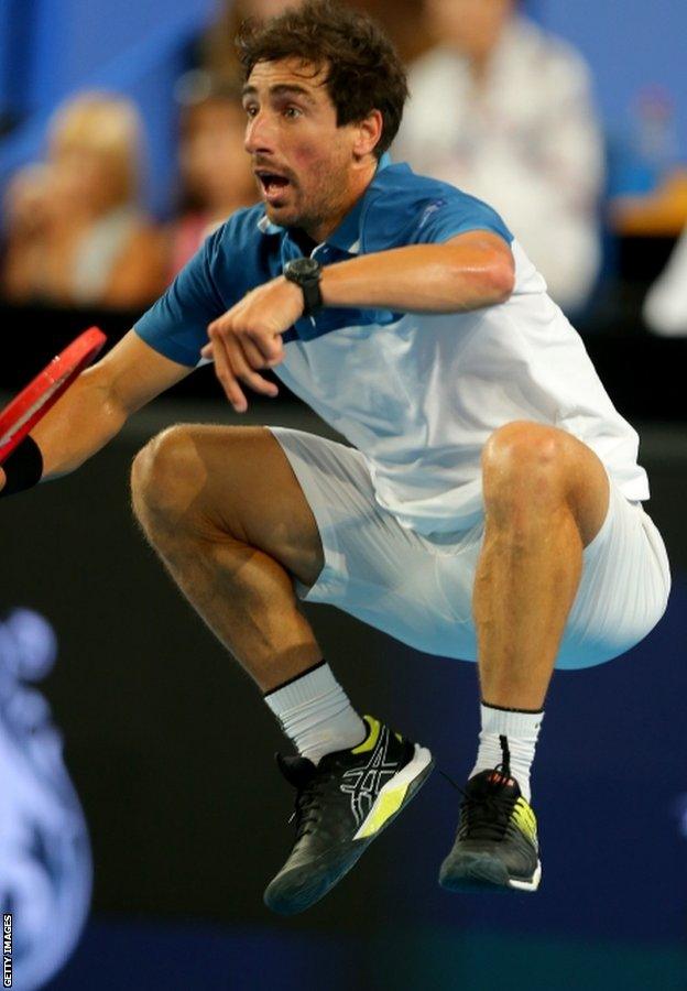 Pablo Cuevas jumps