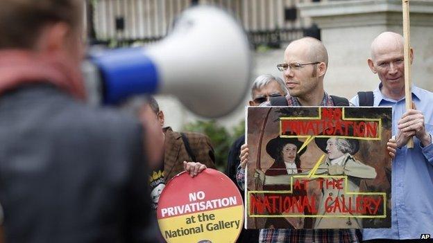 Employees of the National Gallery protest against privatisation