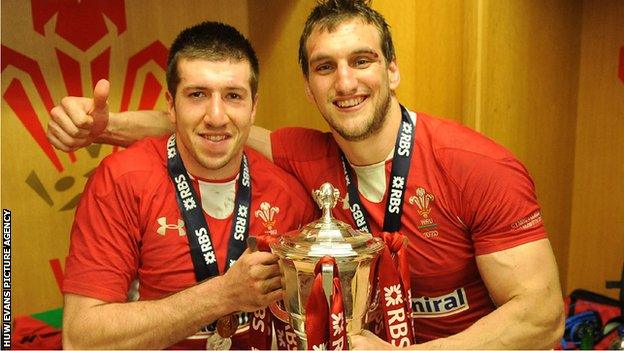 Justin Tipuric and Sam Warburton together after Wales 30-3 win over England in 2013