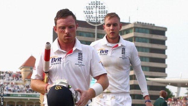 England batsman Ian Bell (left) and bowler Stuart Broad