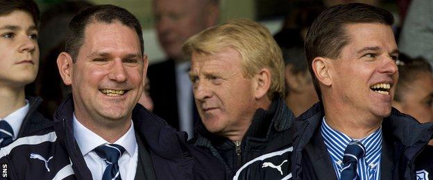 John Nelms (left) and Tim Keyes (right) with Scotland head coach Gordon Strachan