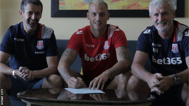 Marko Arnautovic signs new contract with Stoke