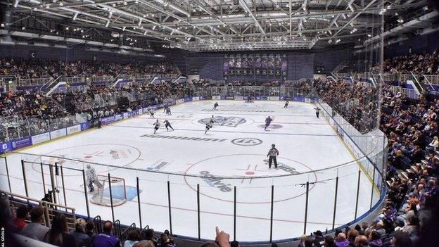 Glasgow Clan playing at home to a full Braehead Arena