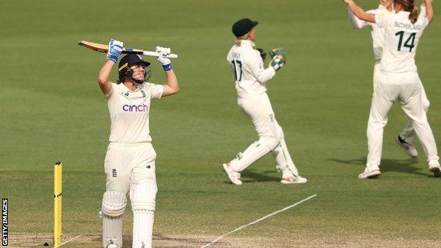 Nat Sciver of England and Meg Lanning of Australia