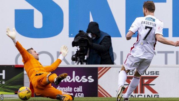 Allan McGregor saves from Bruce Anderson