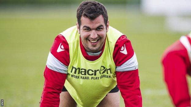 Stuart McInally in training with Edinburgh