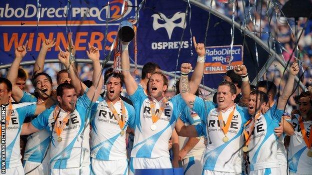 Ospreys celebrate their Pro12 final win