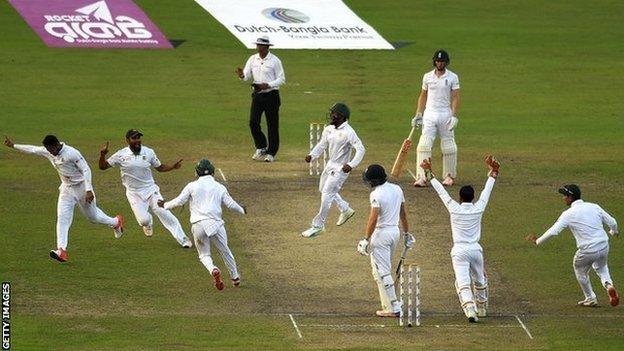 Bangladesh celebrate a wicket against England