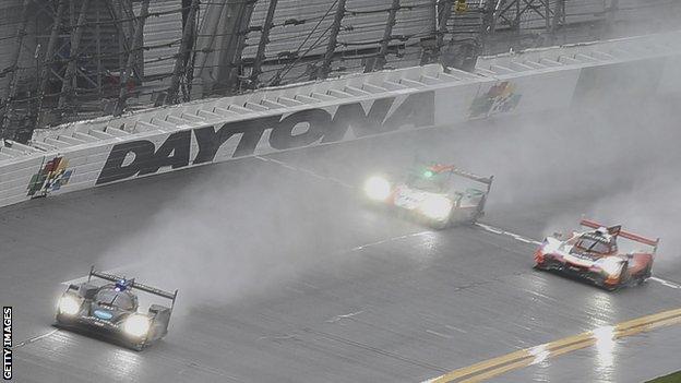 Fernando Alonso Former Formula 1 champion wins Daytona 24 hour race BBC Sport