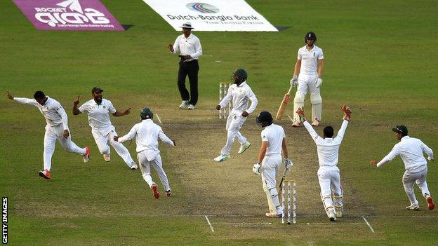 Bangladesh celebrate a wicket