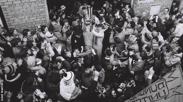 Dundee United win league at Dens