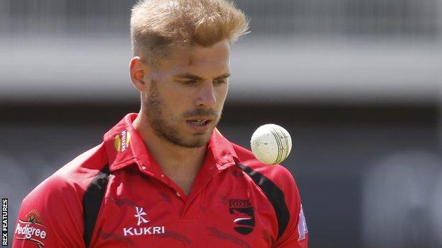 Ollie Freckingham in action for Leicestershire