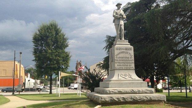 Memorial to the confederate war dead in Tuskegee