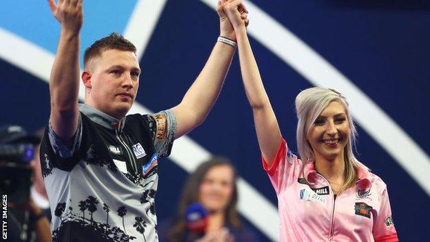 Fallon Sherrock Briton pulls out of BDO Women s Championship BBC Sport