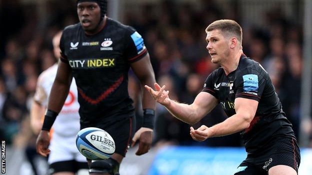 Owen Farrell in action for Saracens against Wasps