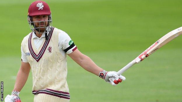 James Hildreth's 43rd first-class century - his first Championship ton of the season - came off 119 balls