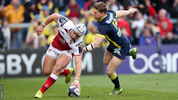 Luke Marshall scores Ulster's first try in Saturday's game