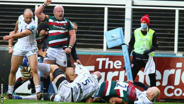 Tom Youngs scores Leicester's second try against Gloucester