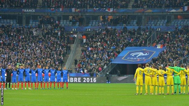 France and Sweden players