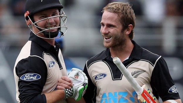 Kane Williamson (right)