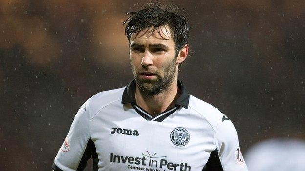 St Johnstone midfielder Simon Lappin