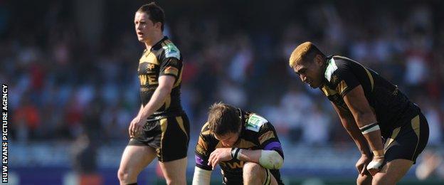 Shane Williams, Ryan Jones and Jerry Collins reflect on Ospreys' Heineken Cup quarter-final defeat to Biarritz in 2010