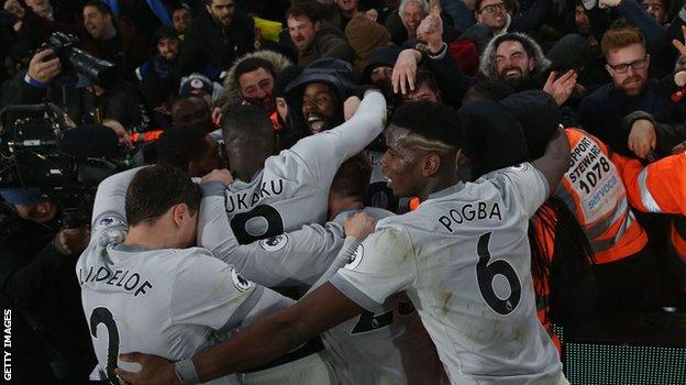 Manchester United celebrate Nemanja Matic's winner against Palace