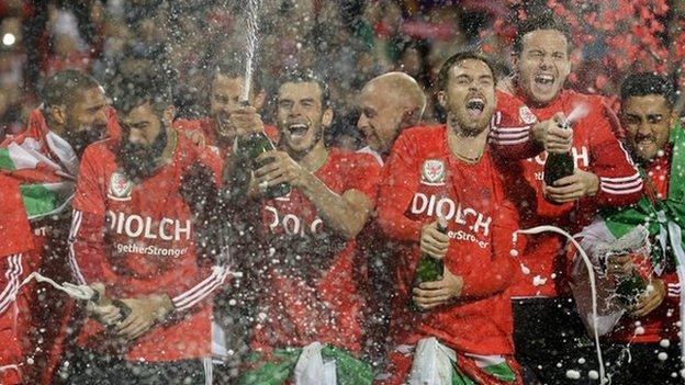 Wales players celebrate after defeating Andorra to round off an historic Euro 2016 qualifying campaign