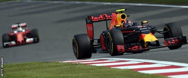 Kvyat and Vettel during the Chinese Grand Prix