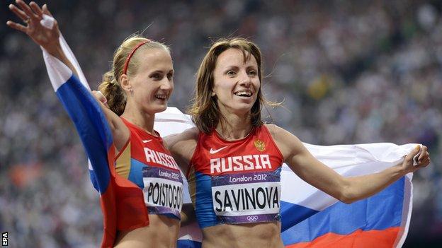 Mariya Savinova (R) and Ekaterina Poistogova