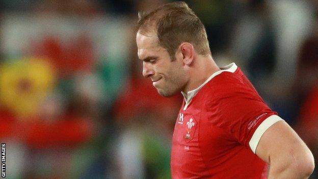 Alun Wyn Jones reacts