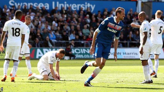 Peter Crouch scores