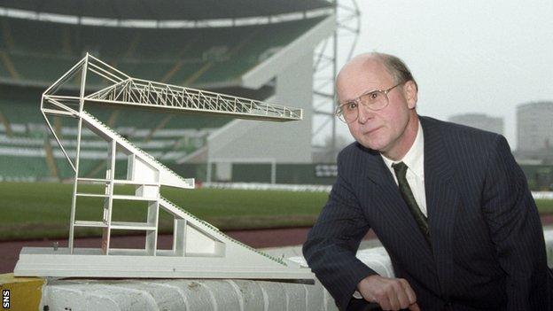 Fergus McCann with a model of a new Celtic stand