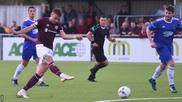 Olly Lee scores for Heart of Midlothian